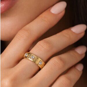 Gold Bezel Stone Band Ring Minimal Luxury Stackable Statement